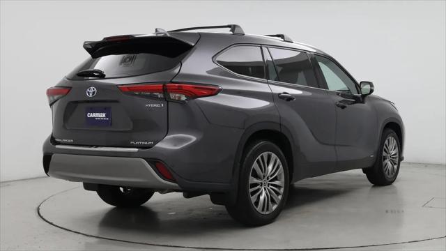 2022 Toyota Highlander Hybrid Platinum