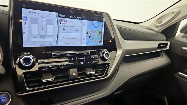 2022 Toyota Highlander Hybrid Platinum
