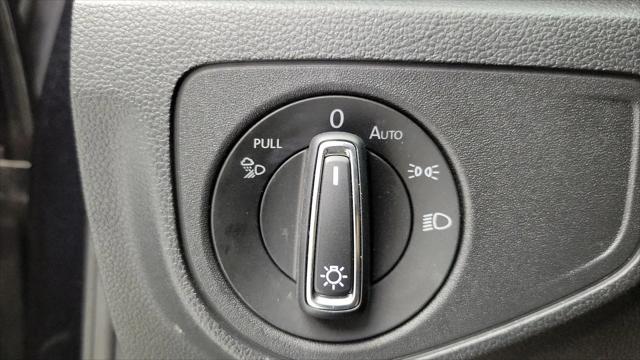 2021 Volkswagen Atlas 3.6L V6 SE w/Technology R-Line