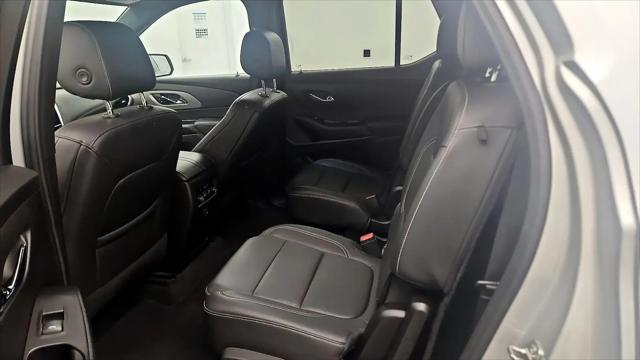 2022 Chevrolet Traverse FWD LT Leather