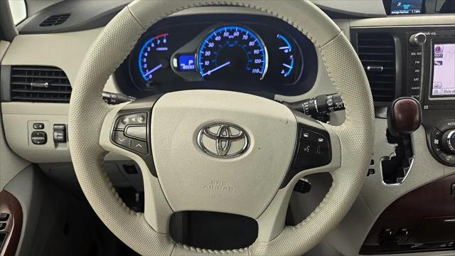 2014 Toyota Sienna XLE V6 8 Passenger