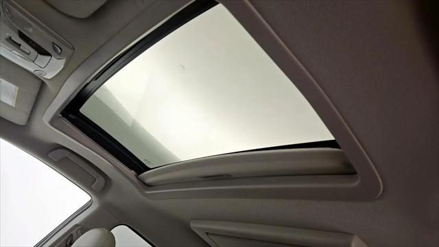 2014 Toyota Sienna XLE V6 8 Passenger