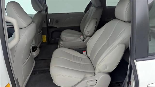2014 Toyota Sienna XLE V6 8 Passenger