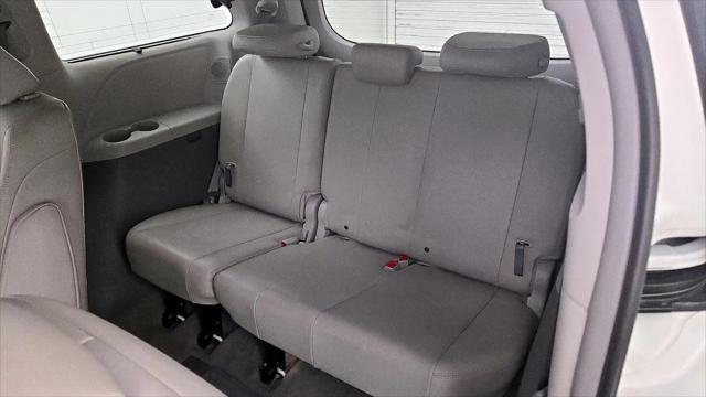 2014 Toyota Sienna XLE V6 8 Passenger