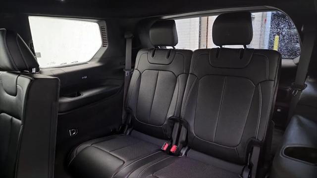 2022 Jeep Grand Cherokee L Overland 4x2