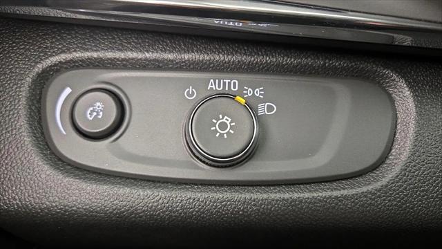 2025 Buick NV Preferred FWD