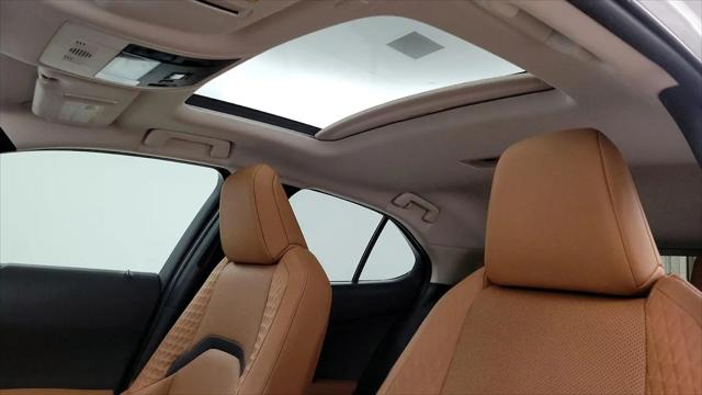 2022 Lexus UX 250h UX 250h