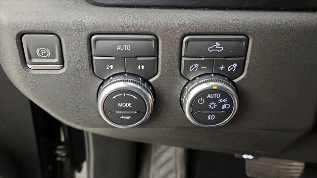 2024 GMC Sierra 1500 4WD Crew Cab Short Box Elevation with 3VL
