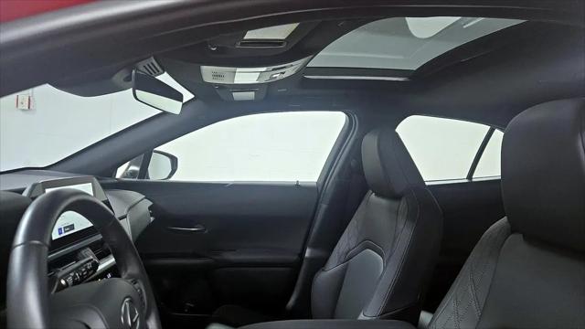 2025 Lexus 300 UX 300h