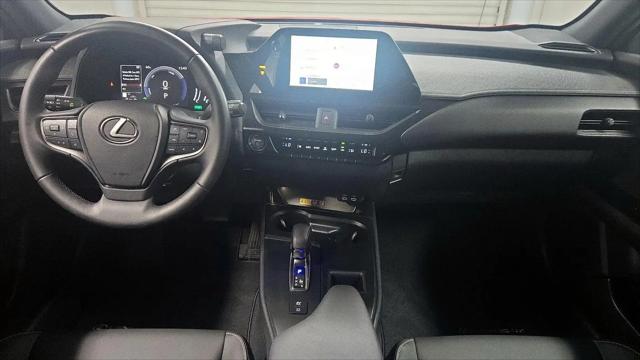 2025 Lexus 300 UX 300h