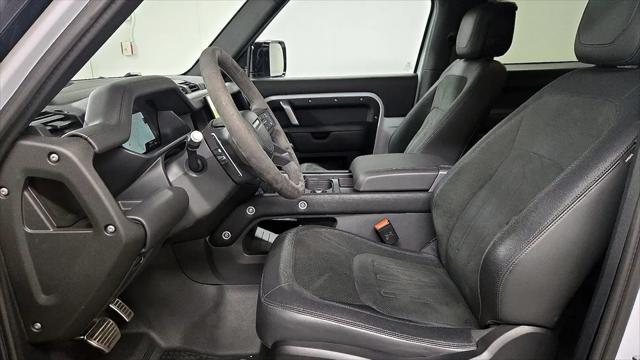 2022 Land Rover Defender 90 V8