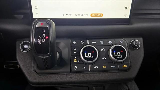 2022 Land Rover Defender 90 V8