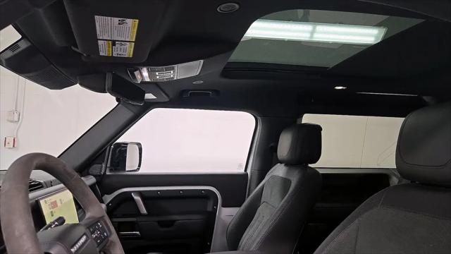 2022 Land Rover Defender 90 V8