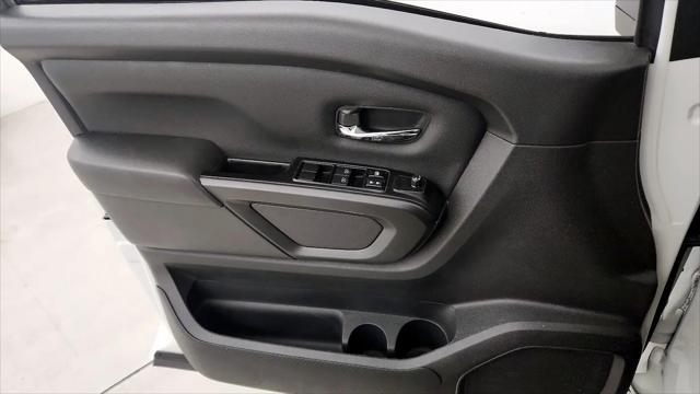 2023 Nissan Titan Crew Cab SV 4x2
