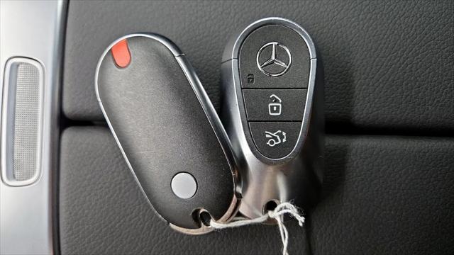 2025 Mercedes-Benz GLC SUV