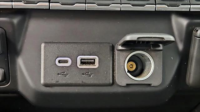 2020 Chevrolet Silverado 1500 4WD Crew Cab Short Bed RST