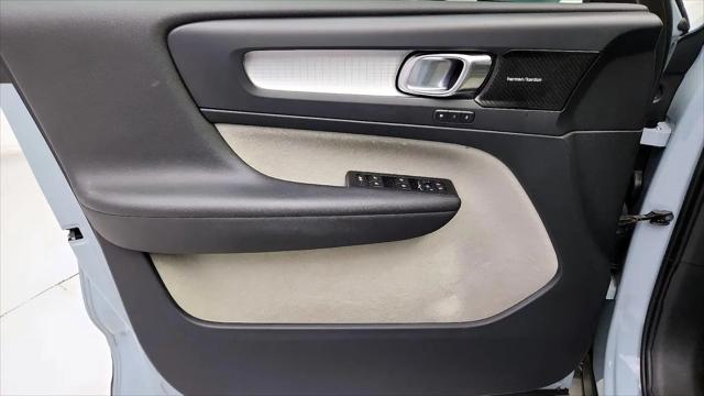 2019 Volvo XC40 T5 Momentum