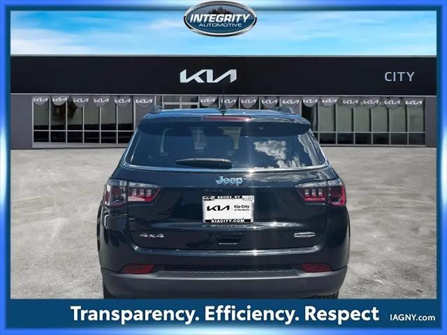 2022 Jeep Compass Latitude Lux 4x4