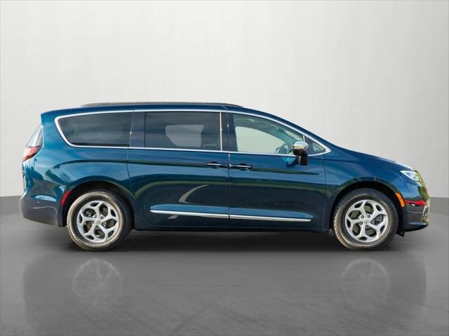2023 Chrysler Pacifica Limited AWD