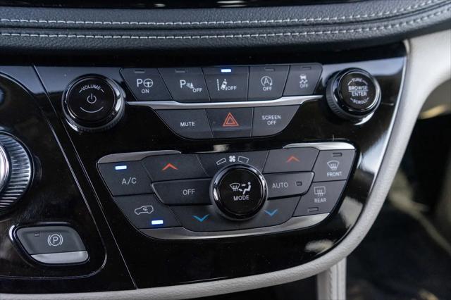 2023 Chrysler Pacifica Limited AWD
