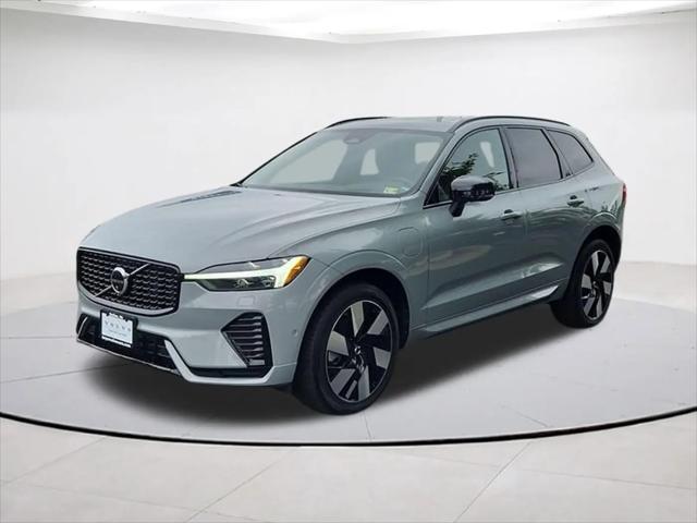 2024 Volvo XC60 Recharge T8 Ultimate Dark Theme
