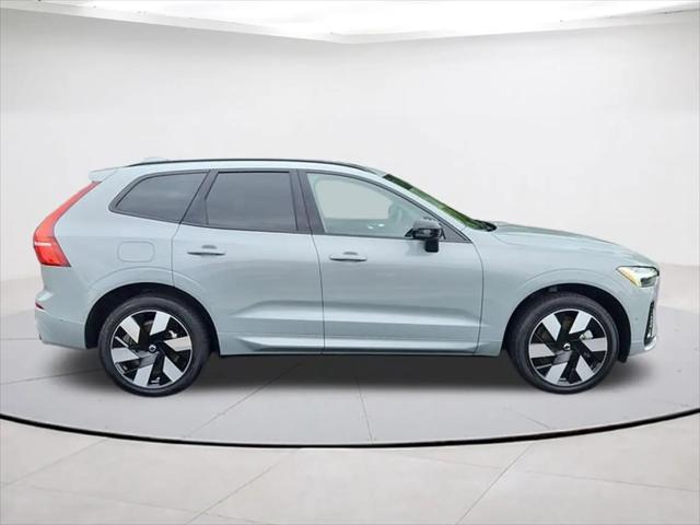 2024 Volvo XC60 Recharge T8 Ultimate Dark Theme