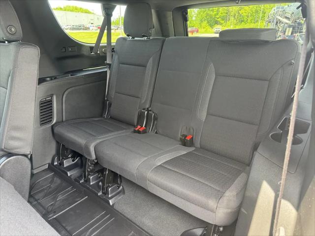 2025 Chevrolet Suburban 4WD LS