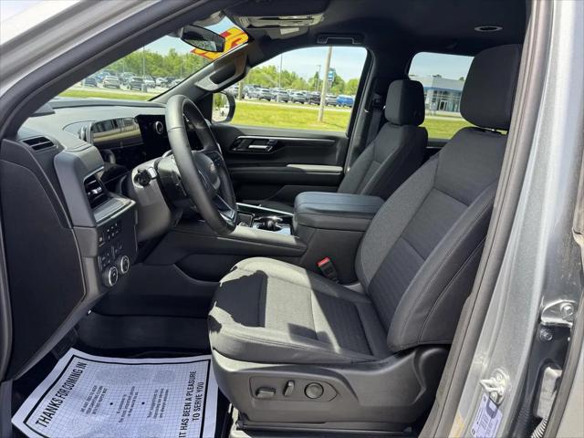 2025 Chevrolet Suburban 4WD LS