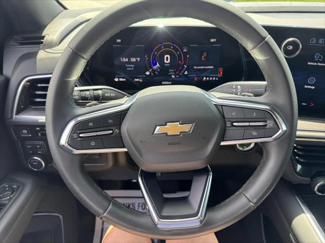 2025 Chevrolet Suburban 4WD LS