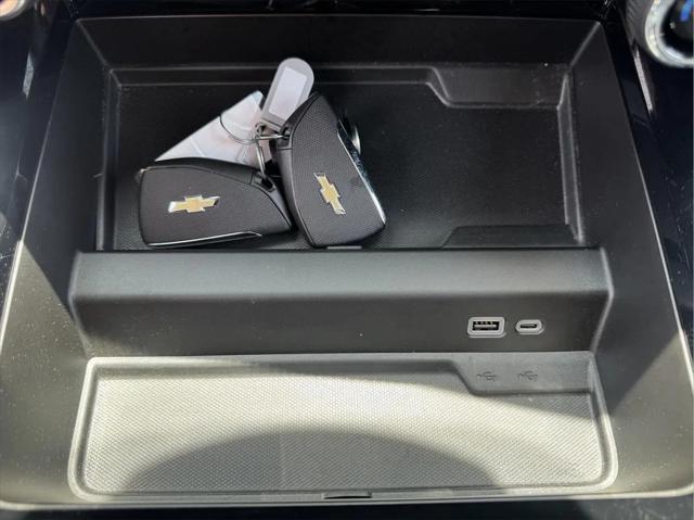 2025 Chevrolet Suburban 4WD LS