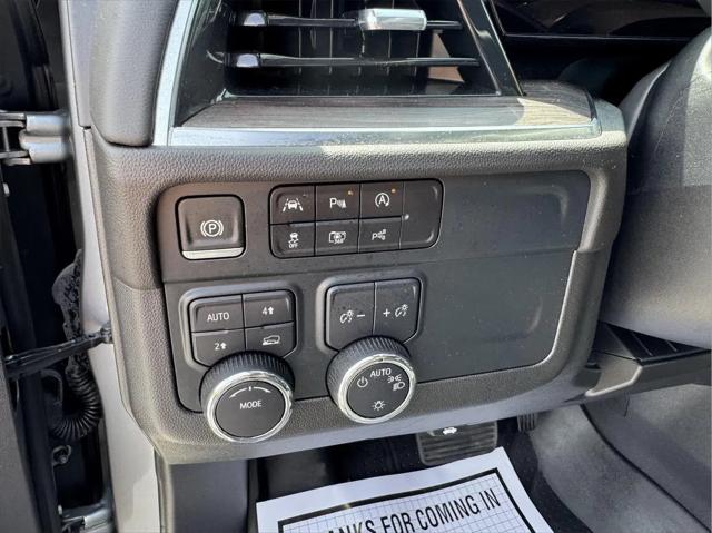 2025 Chevrolet Suburban 4WD LS