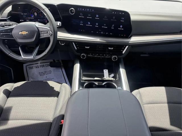 2025 Chevrolet Suburban 4WD LS
