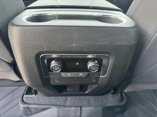 2025 Chevrolet Suburban 4WD LS