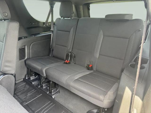 2025 Chevrolet Suburban 4WD LS