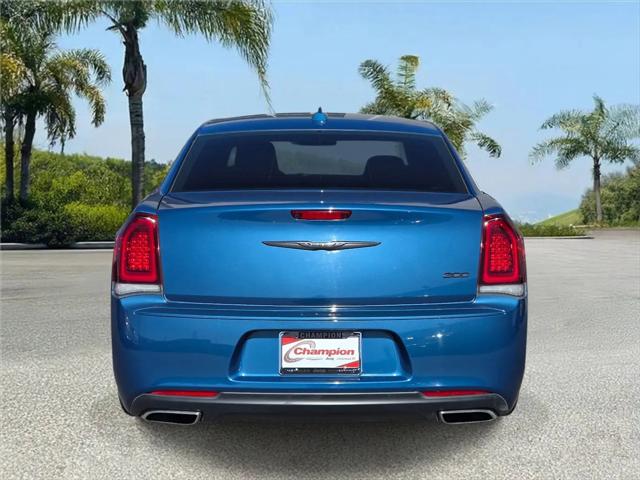 2021 Chrysler 300 Touring