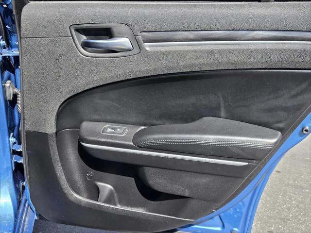 2021 Chrysler 300 Touring