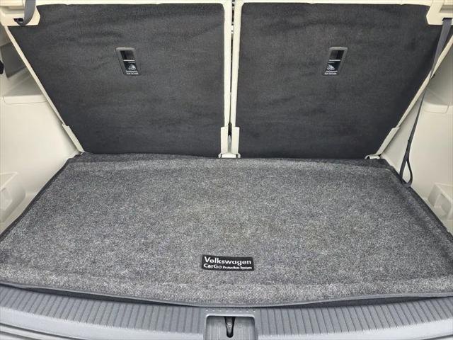 2025 Volkswagen Atlas 2.0T SEL Premium R-Line