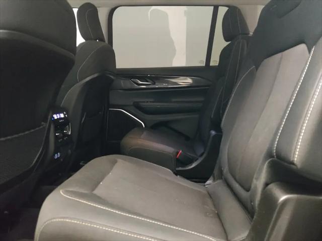 2022 Jeep Grand Cherokee L Laredo 4x2