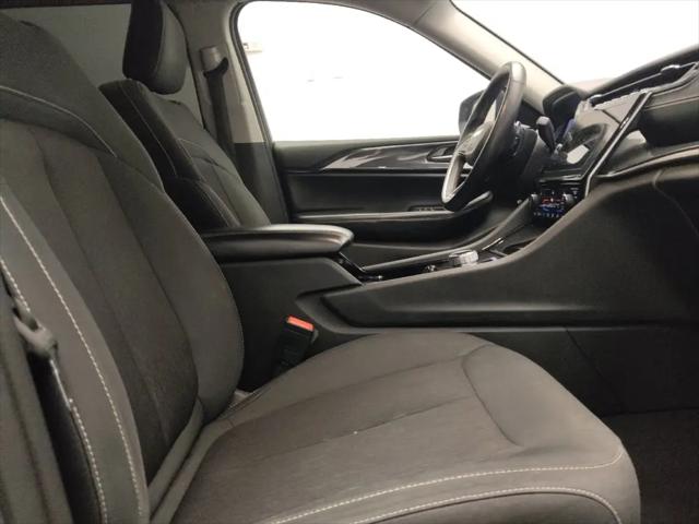 2022 Jeep Grand Cherokee L Laredo 4x2