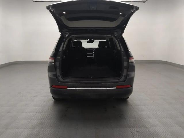 2022 Jeep Grand Cherokee L Laredo 4x2