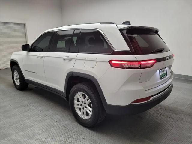 2023 Jeep Grand Cherokee Laredo 4x2