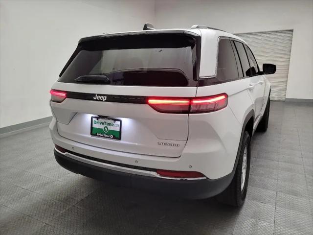 2023 Jeep Grand Cherokee Laredo 4x2