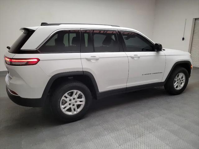 2023 Jeep Grand Cherokee Laredo 4x2