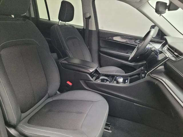2023 Jeep Grand Cherokee Laredo 4x2