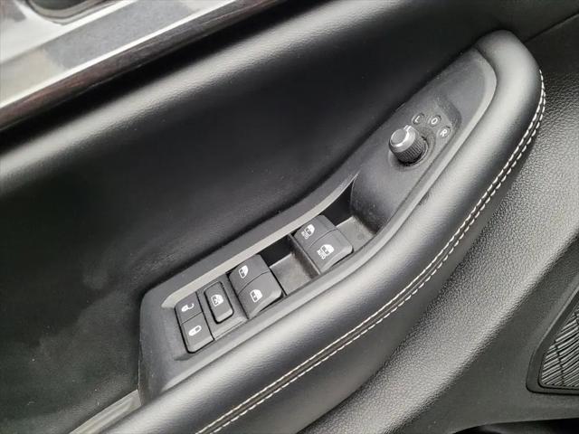 2023 Jeep Grand Cherokee Laredo 4x2