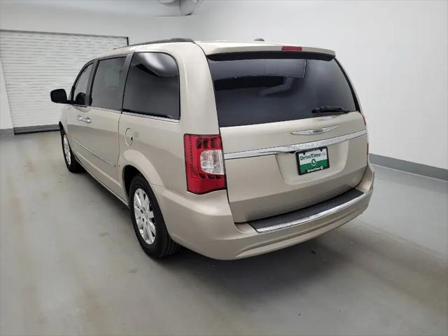 2016 Chrysler Town & Country Touring