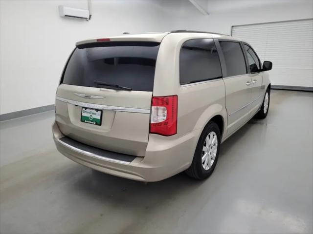 2016 Chrysler Town & Country Touring