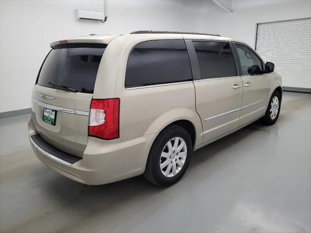 2016 Chrysler Town & Country Touring