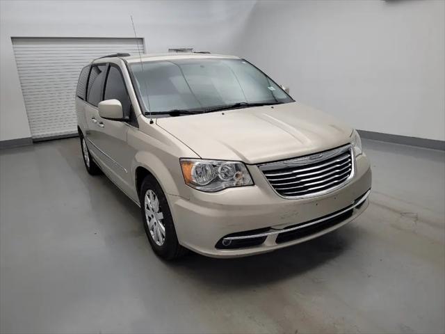 2016 Chrysler Town & Country Touring
