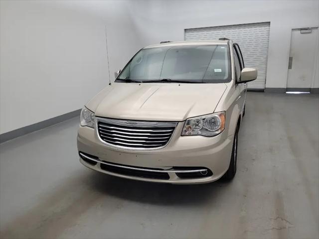 2016 Chrysler Town & Country Touring